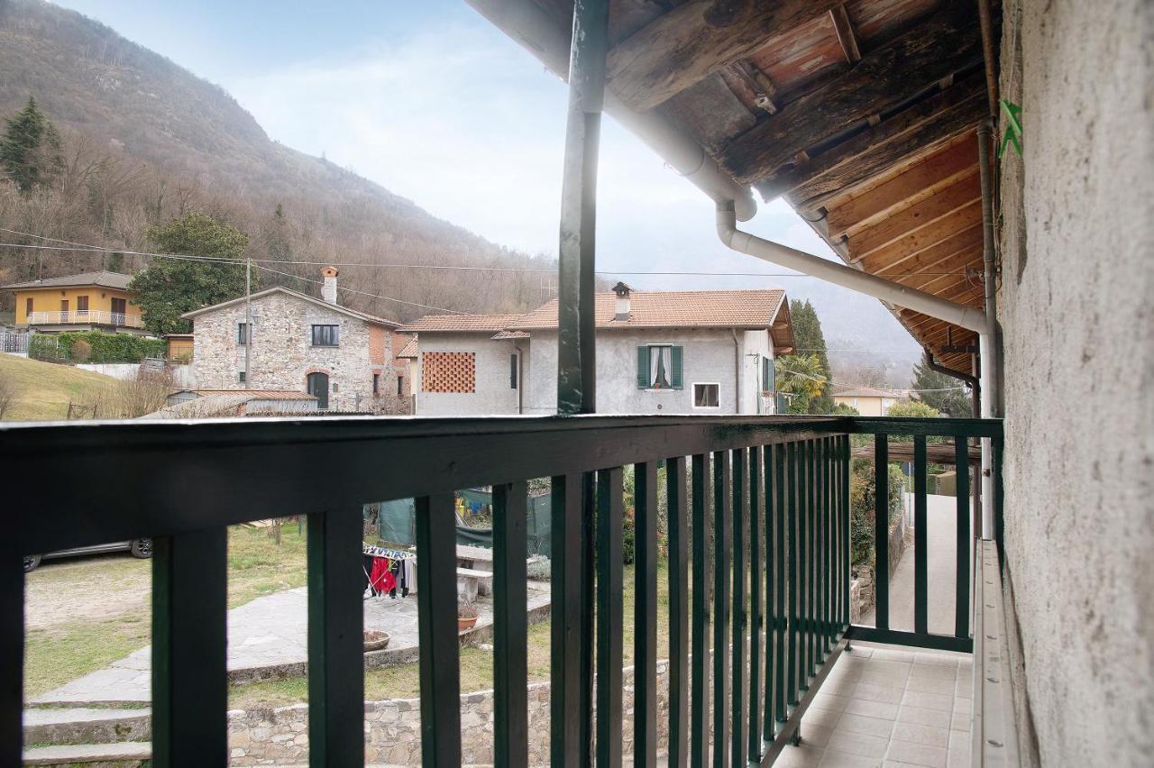 Ferienwohnung La Vecchia Torre Porto Valtravaglia Exterior foto