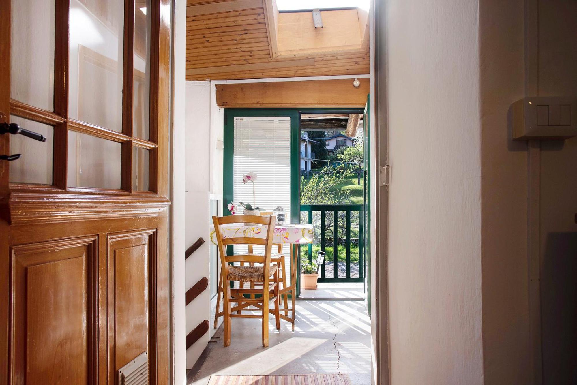 Ferienwohnung La Vecchia Torre Porto Valtravaglia Exterior foto